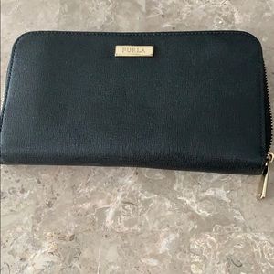 Furla Continental wallet